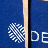 Strandtasche aus laminierter Jute und Baumwolle mit farbigem Streifen, Detailansicht