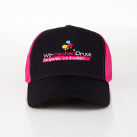 Trucker Cap, farbiges Stickmotiv, liegnd, Black