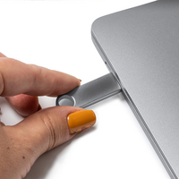 USB-Stick 32 GB kompakt eingesteckt Laptop