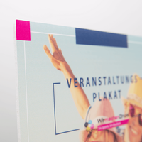 Plakat rechteckig, farbig bedruckt, stehen