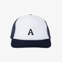 cap, farbig bestickt