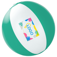 aufgeblasener Wasserball grün weiß gestreift mit Digitaltransferdruck