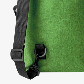 Wasserdichter Drybag-Rucksack aus RPET, 25 l, Detail Schultergurte
