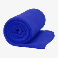 Weiche Fleecedecke 150 x 120 cm gerollt blau