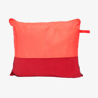 Weiche Fleecedecke mit Tasche, Rot
