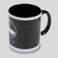 schwarze Werbetasse, Innenseite und Henkel schwarz, außen Druck in Fotoqualität